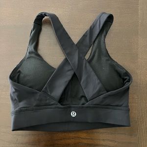 Sports bra with pads